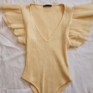 Zara Yellow Ribbed Bodysuit L Flutter Sleeve Ruffle Chic One Piece